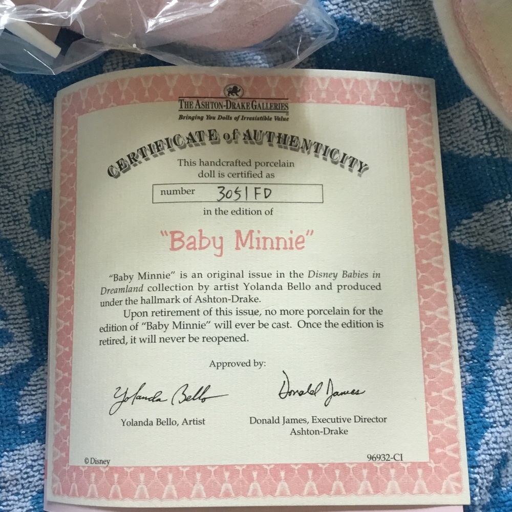 NIB Ashton Drake Galleries Baby Mini Doll Porcelain - Picture 3 of 3